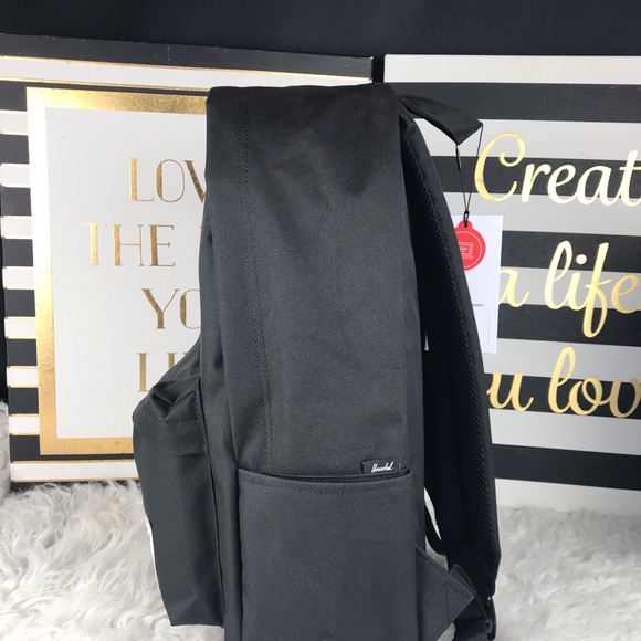 New Herschel backpack - Picture 3 of 6